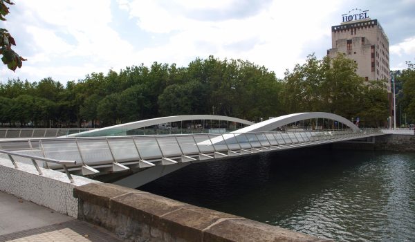 Puente de Lehendakari Agirre Río Urumea