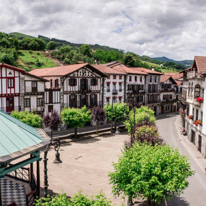 Lesaka