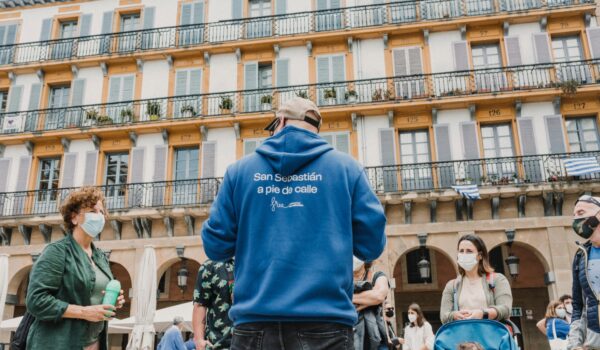 Guías turísticos en San Sebastián: descubre Donostia de la mano de expertos locales