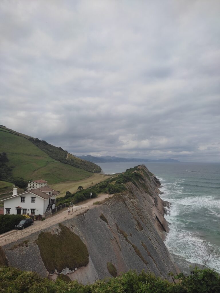 Las mejores excursiones desde San Sebastián: naturaleza, cultura y experiencias locales